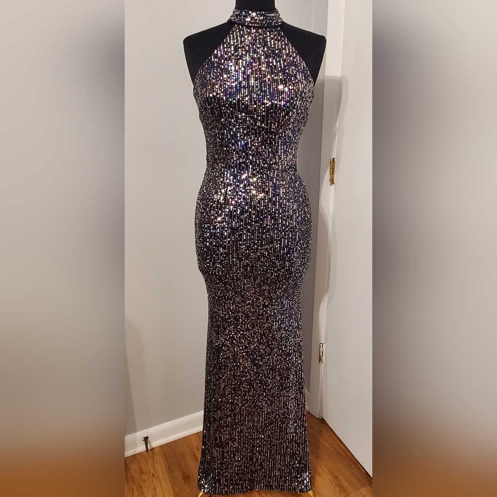 Multicolor Sequin Betsy & Adam High Neck Form Fitting Prom Dress. Sz 4. NWOT